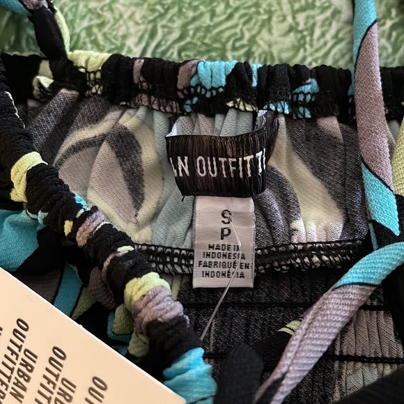 UO Capri Hanky Hem Cami, Black/Blue, Small, NWT - Picture 11 of 12